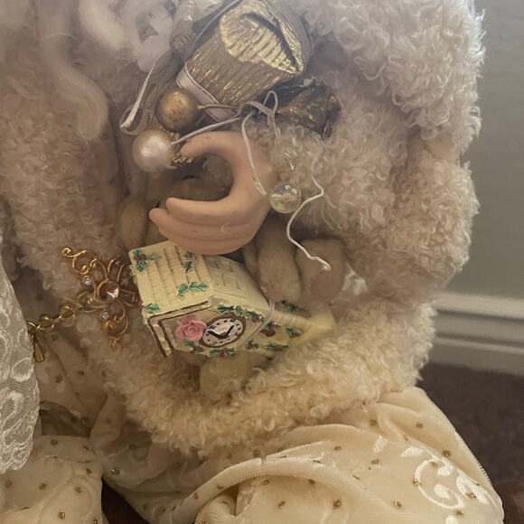 Decorative Santa Claus ivory suit porcelain hands decorative sitting Christmas - Picture 6 of 15